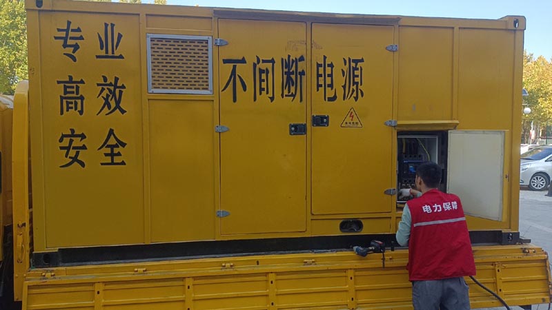 林州柴油发电机组和UPS电源配合使用时，如何避免切换过程中的电力中断？